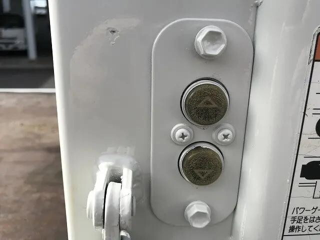 日野デュトロ平ボディ小型（2t・3t）[写真19]