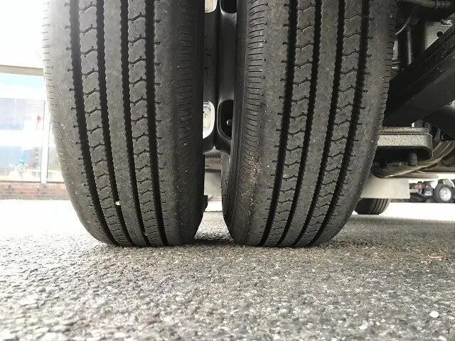 日野デュトロ平ボディ小型（2t・3t）[写真27]