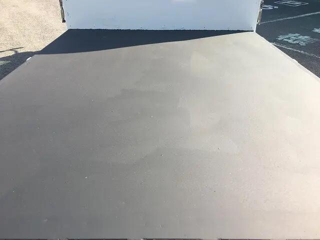 いすゞエルフダブルキャブ（Wキャブ）小型（2t・3t）[写真12]