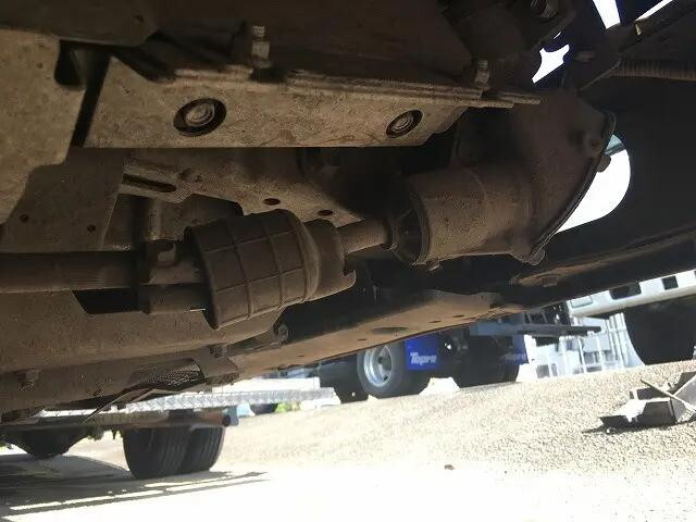 いすゞエルフダブルキャブ（Wキャブ）小型（2t・3t）[写真17]