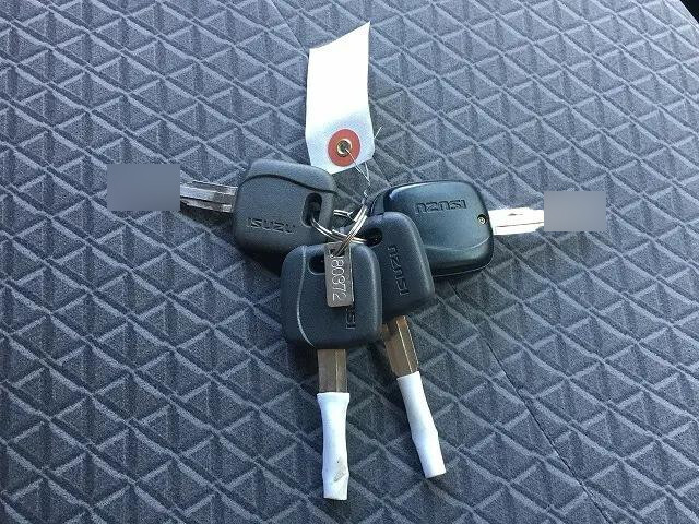 いすゞエルフダブルキャブ（Wキャブ）小型（2t・3t）[写真39]