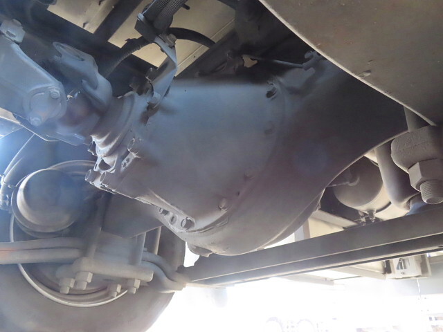 三菱ふそうスーパーグレートアルミウイング大型（10t）[写真12]