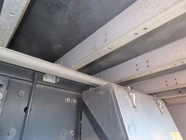 三菱ふそうスーパーグレートアルミウイング大型（10t）[写真13]