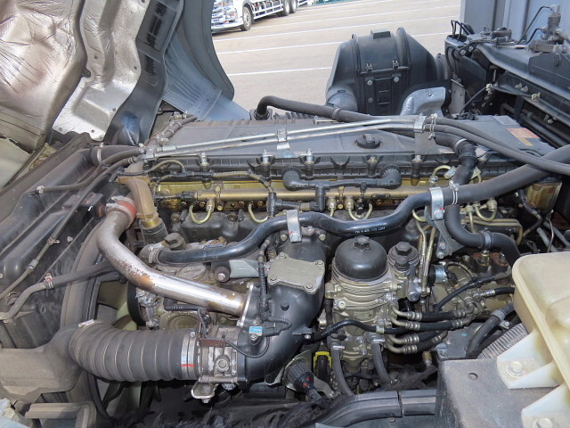 三菱ふそうスーパーグレートアルミウイング大型（10t）[写真17]