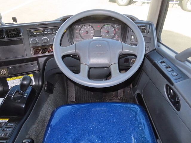 三菱ふそうスーパーグレートアルミウイング大型（10t）[写真25]