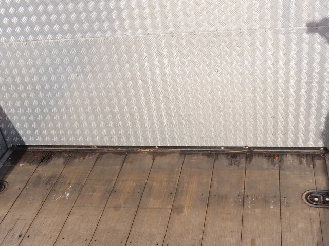 いすゞフォワードアルミブロック中型（4t）[写真27]