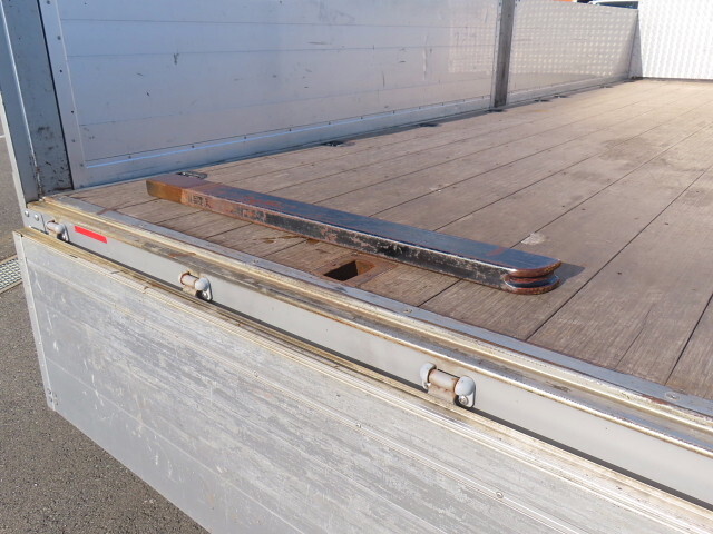 いすゞフォワードアルミブロック中型（4t）[写真28]