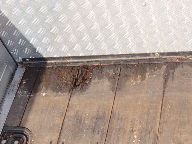 いすゞフォワードアルミブロック中型（4t）[写真29]