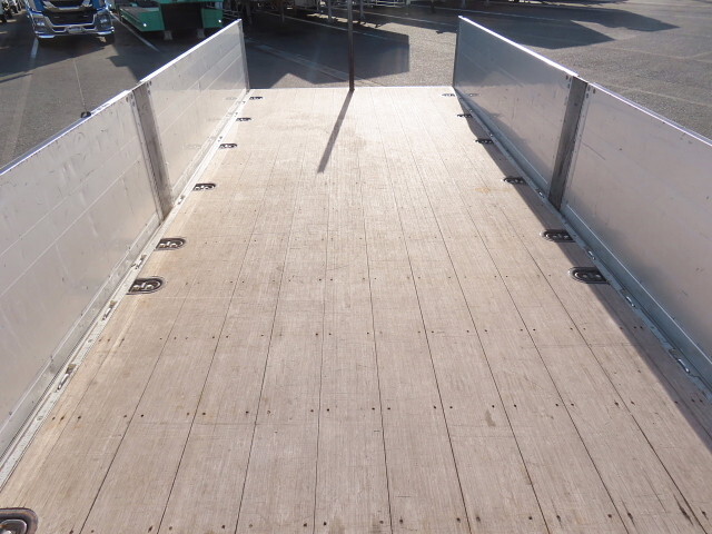 いすゞフォワードアルミブロック中型（4t）[写真30]