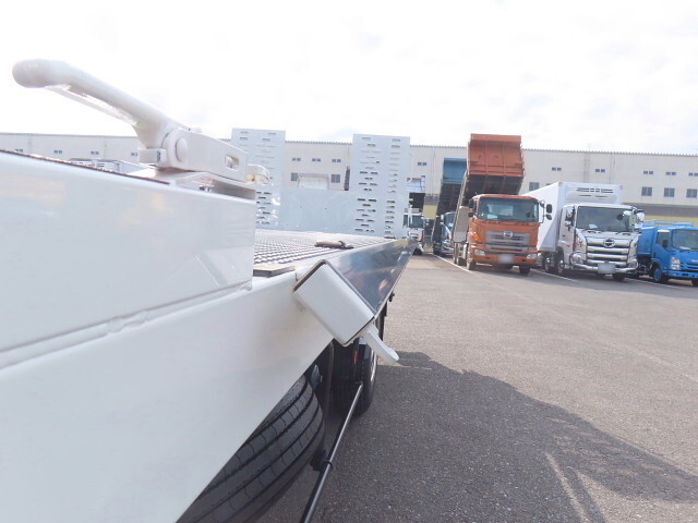 三菱ふそうキャンターセーフティローダー小型（2t・3t）[写真25]