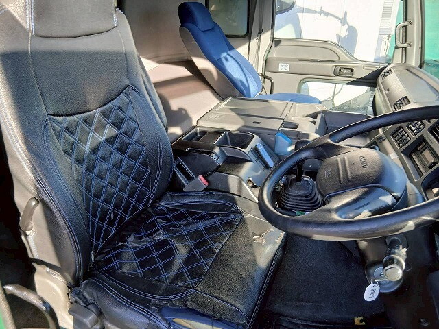 いすゞギガアルミブロック大型（10t）[写真35]