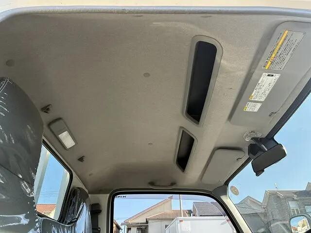 日野デュトロ平ボディ小型（2t・3t）[写真17]