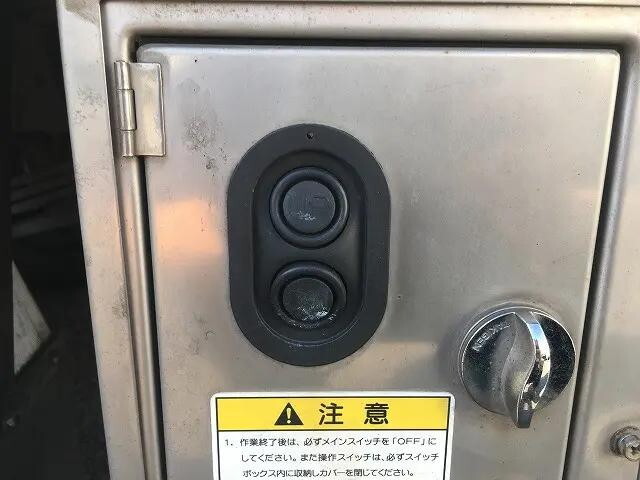 トヨタトヨエース平ボディ小型（2t・3t）[写真18]