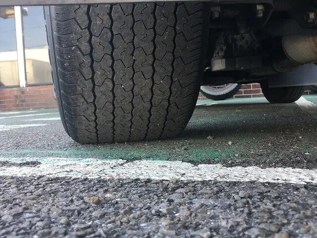 トヨタトヨエース平ボディ小型（2t・3t）[写真31]