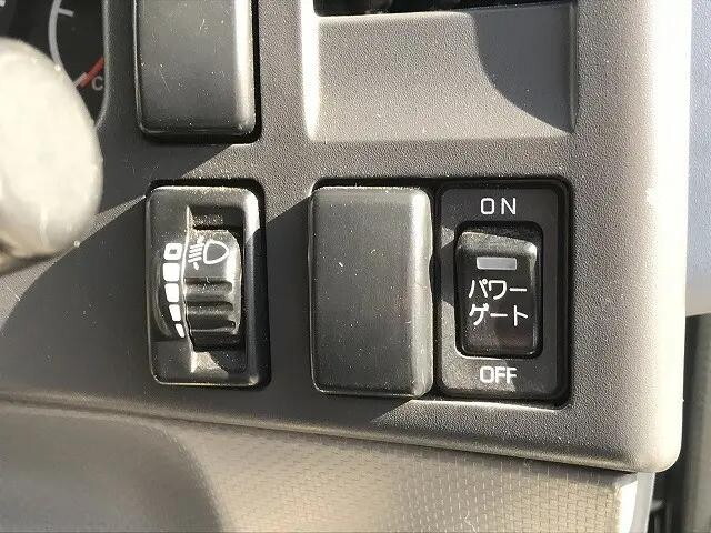 いすゞエルフ平ボディ小型（2t・3t）[写真31]