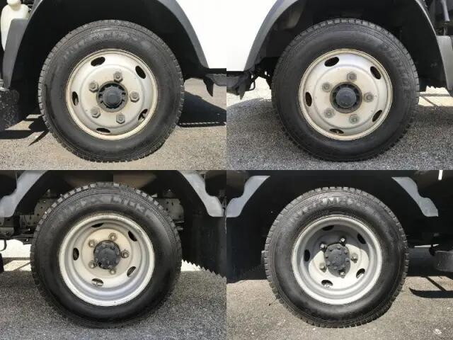 いすゞエルフ平ボディ小型（2t・3t）[写真36]