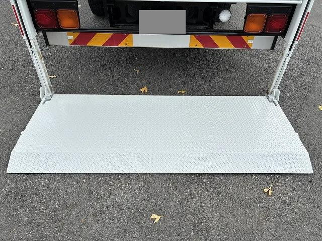 いすゞフォワードクレーン5段中型（4t）[写真12]