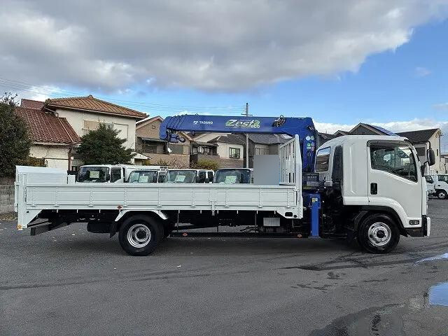 いすゞフォワードクレーン5段中型（4t）[写真05]