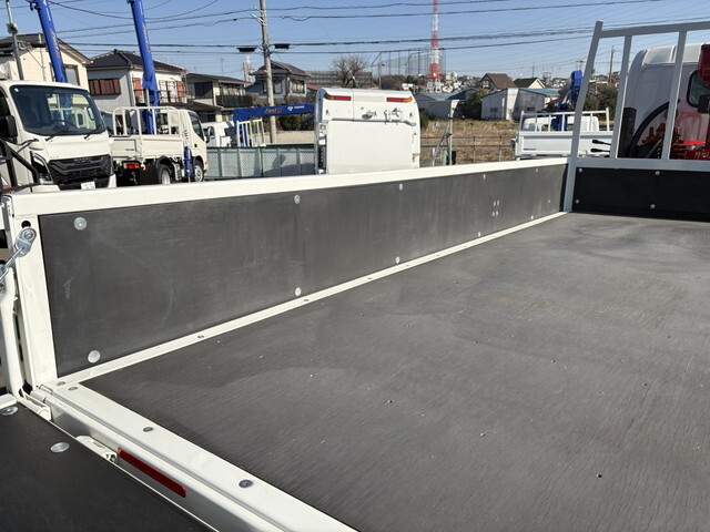 三菱ふそうキャンタークレーン4段小型（2t・3t）[写真10]