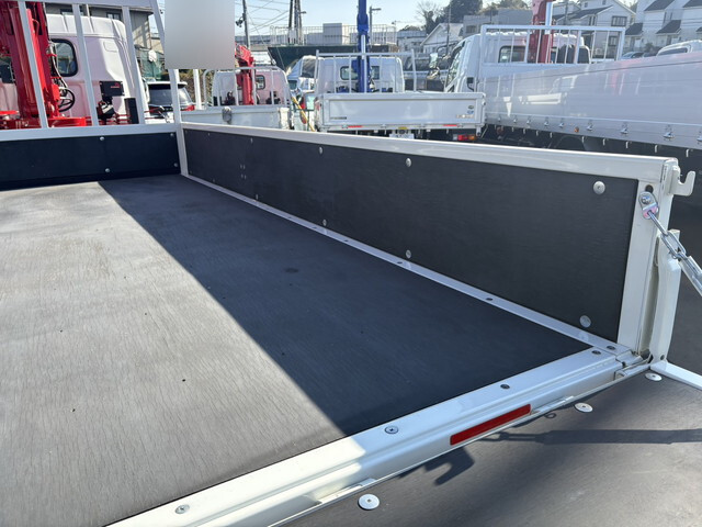 三菱ふそうキャンタークレーン4段小型（2t・3t）[写真11]