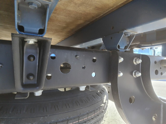 日野デュトロ平ボディ小型（2t・3t）[写真15]