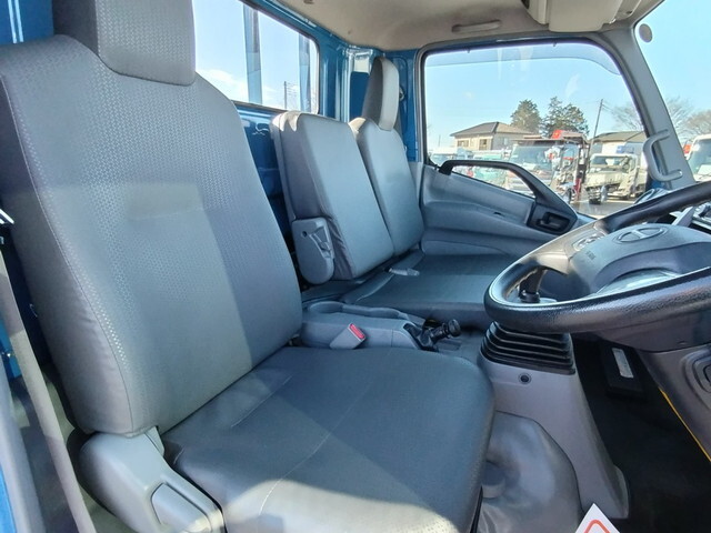 日野デュトロ平ボディ小型（2t・3t）[写真19]