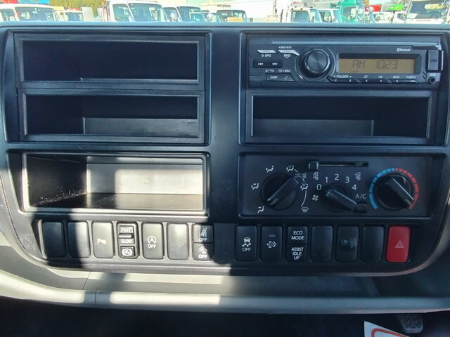 日野デュトロ平ボディ小型（2t・3t）[写真23]