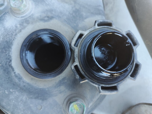 日野プロフィアトレーラーヘッド（トラクターヘッド）大型（10t）[写真10]