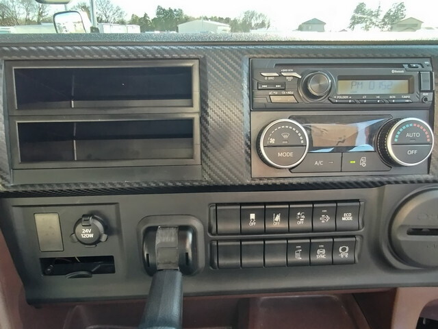 日野プロフィアトレーラーヘッド（トラクターヘッド）大型（10t）[写真21]