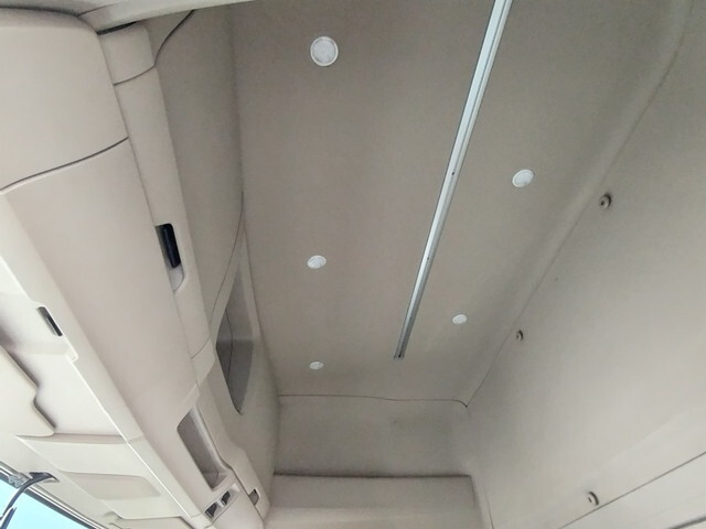 日野プロフィアトレーラーヘッド（トラクターヘッド）大型（10t）[写真25]