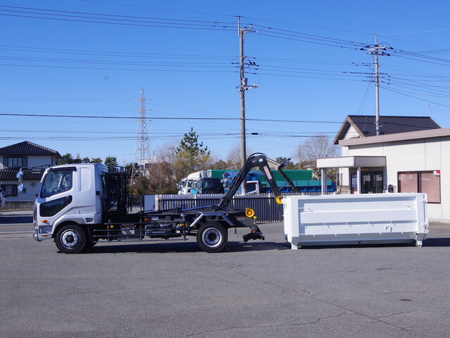 三菱ふそうファイターコンテナ専用車増トン（6t・8t）[写真11]