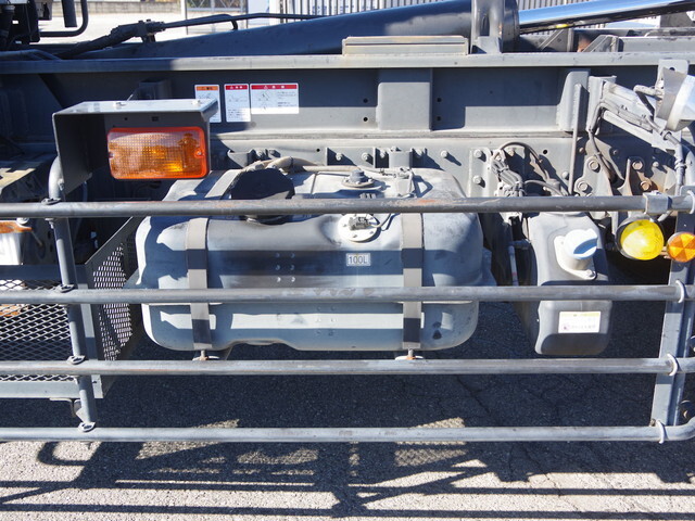 三菱ふそうファイターコンテナ専用車増トン（6t・8t）[写真18]