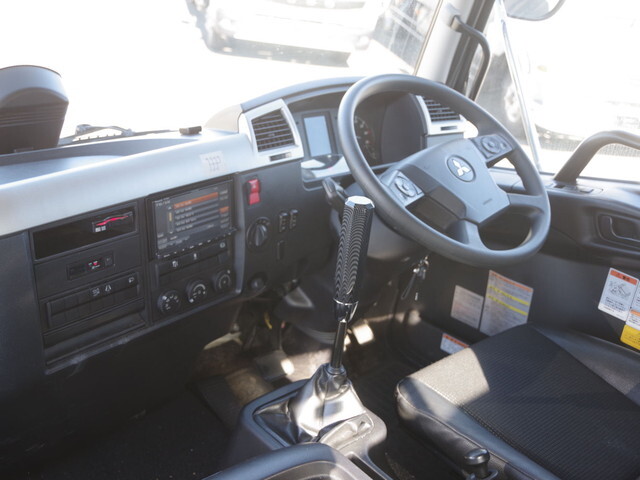 三菱ふそうファイターコンテナ専用車増トン（6t・8t）[写真28]