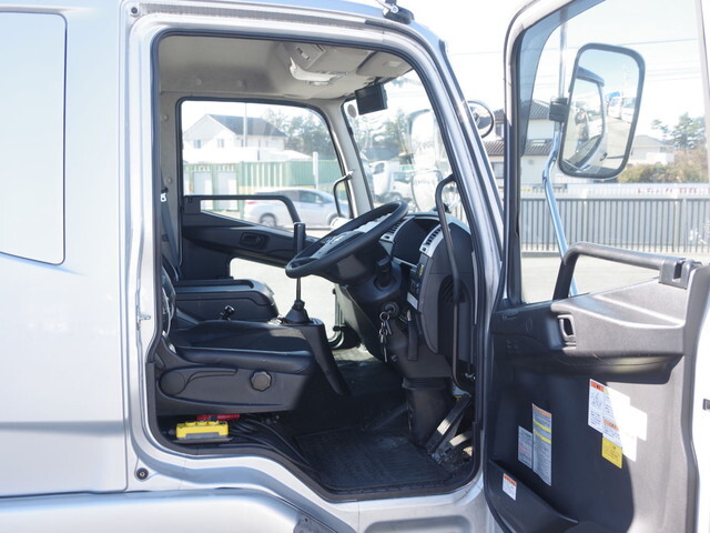 三菱ふそうファイターコンテナ専用車増トン（6t・8t）[写真32]