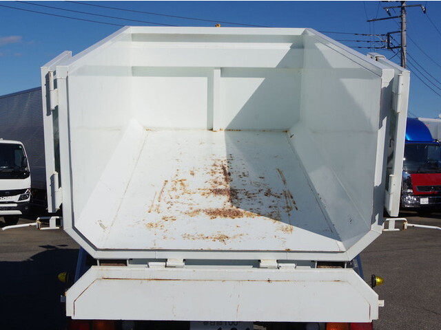 三菱ふそうファイターコンテナ専用車増トン（6t・8t）[写真05]