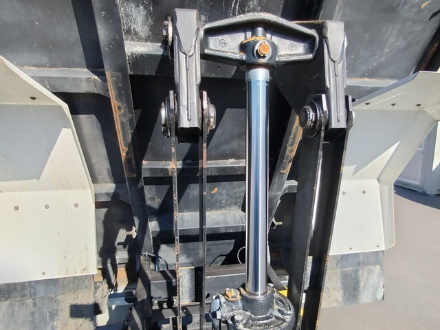 日野レンジャー深ダンプ（土砂禁ダンプ）中型（4t）[写真10]