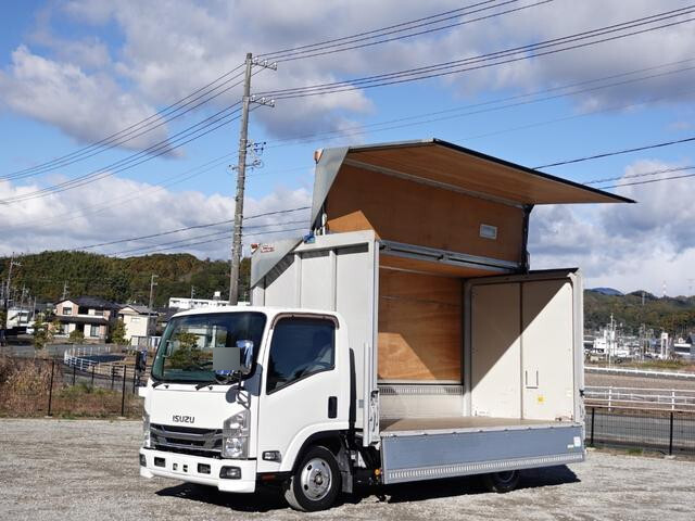 いすゞエルフアルミウイング小型（2t・3t）[写真01]