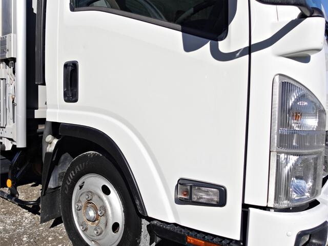 いすゞエルフアルミウイング小型（2t・3t）[写真05]