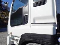 いすゞギガトレーラーヘッド（トラクターヘッド）大型（10t）[写真11]