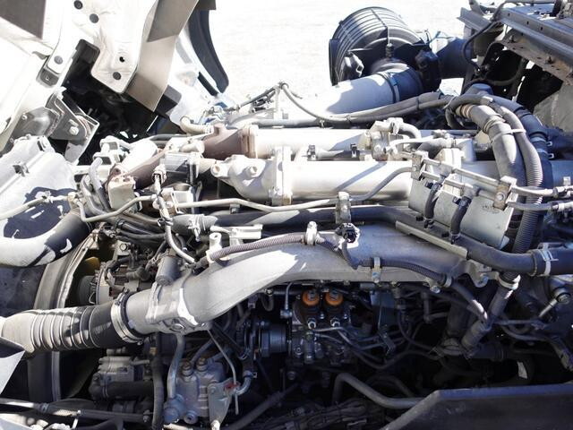 いすゞギガトレーラーヘッド（トラクターヘッド）大型（10t）[写真18]