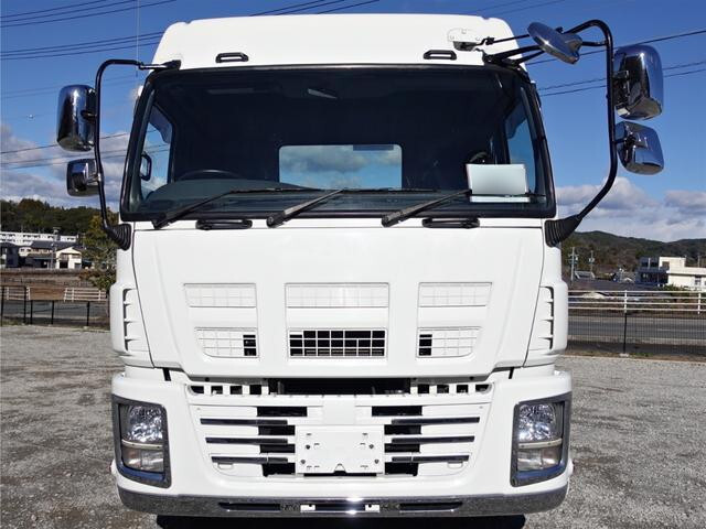 いすゞギガトレーラーヘッド（トラクターヘッド）大型（10t）[写真03]