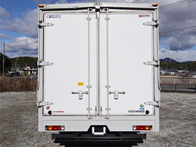 三菱ふそうキャンターアルミウイング小型（2t・3t）[写真02]