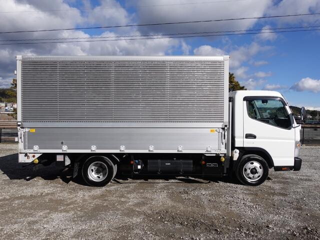 三菱ふそうキャンターアルミウイング小型（2t・3t）[写真09]
