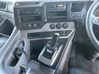 UDトラックスクオンアルミウイング大型（10t）[写真14]