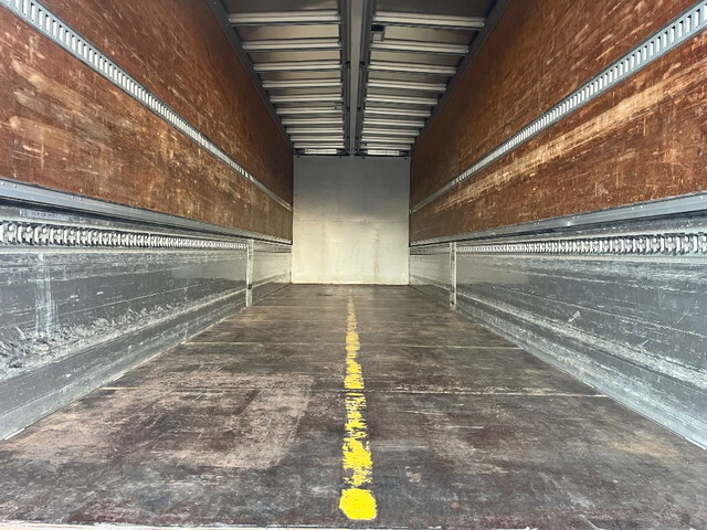 UDトラックスクオンアルミウイング大型（10t）[写真06]