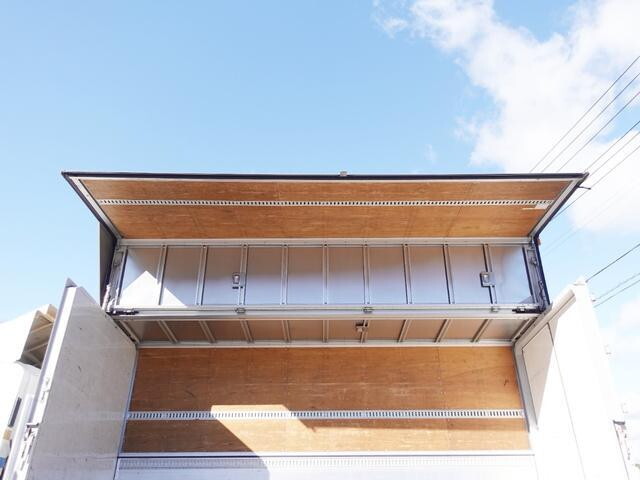 いすゞフォワードアルミウイング中型（4t）[写真11]