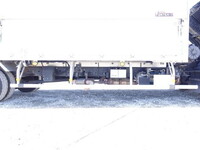 いすゞフォワードアルミウイング中型（4t）[写真16]