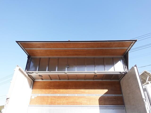 いすゞフォワードアルミウイング中型（4t）[写真13]