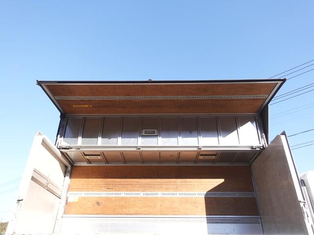 いすゞフォワードアルミウイング中型（4t）[写真13]