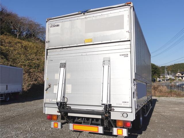 いすゞフォワードアルミウイング中型（4t）[写真02]